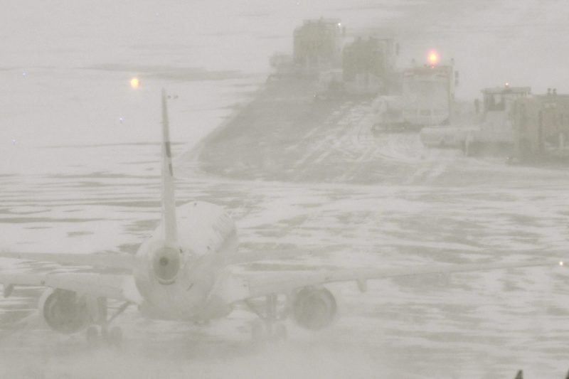 Pääkaupunkiseudulla karmea sää – lentojen myöhästymiset jatkuvat ainakin iltapäivään